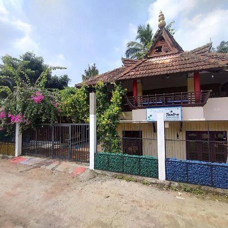Tantra Lake House Alappuzha Bagian luar foto