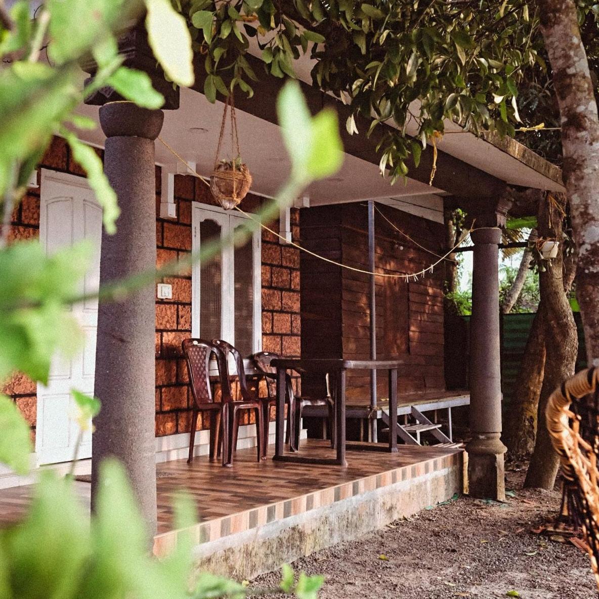 Tantra Lake House Alappuzha Bagian luar foto