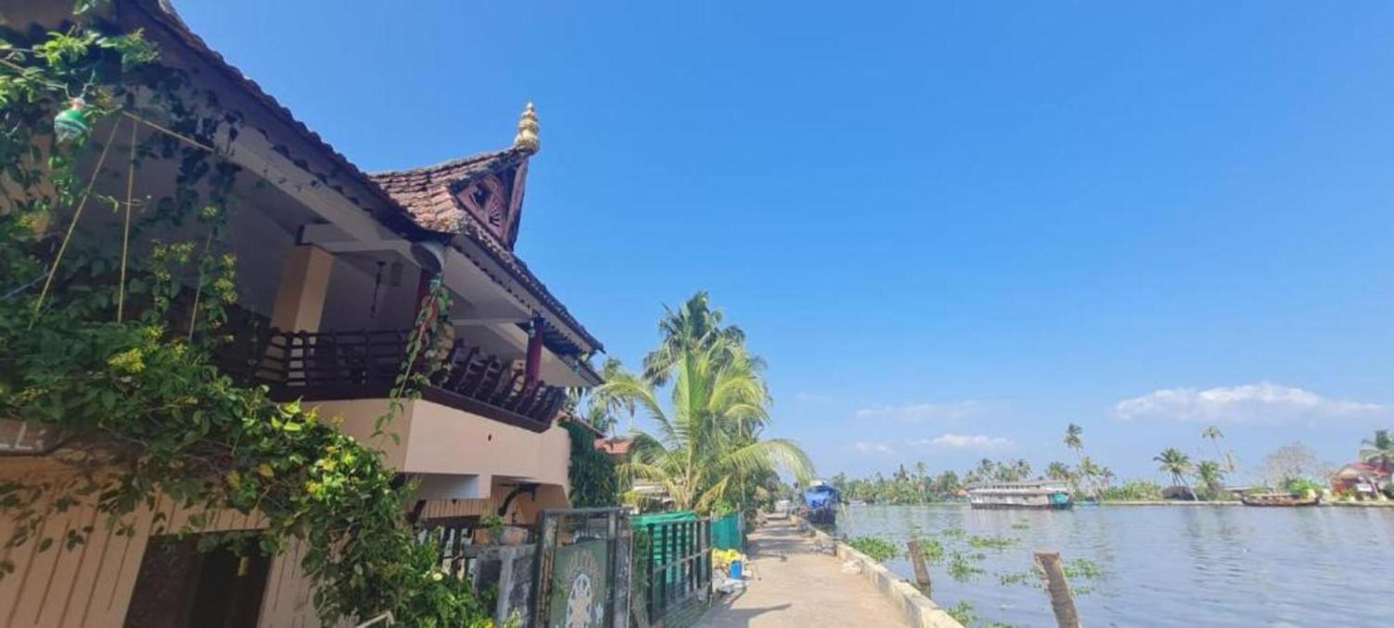 Tantra Lake House Alappuzha Bagian luar foto