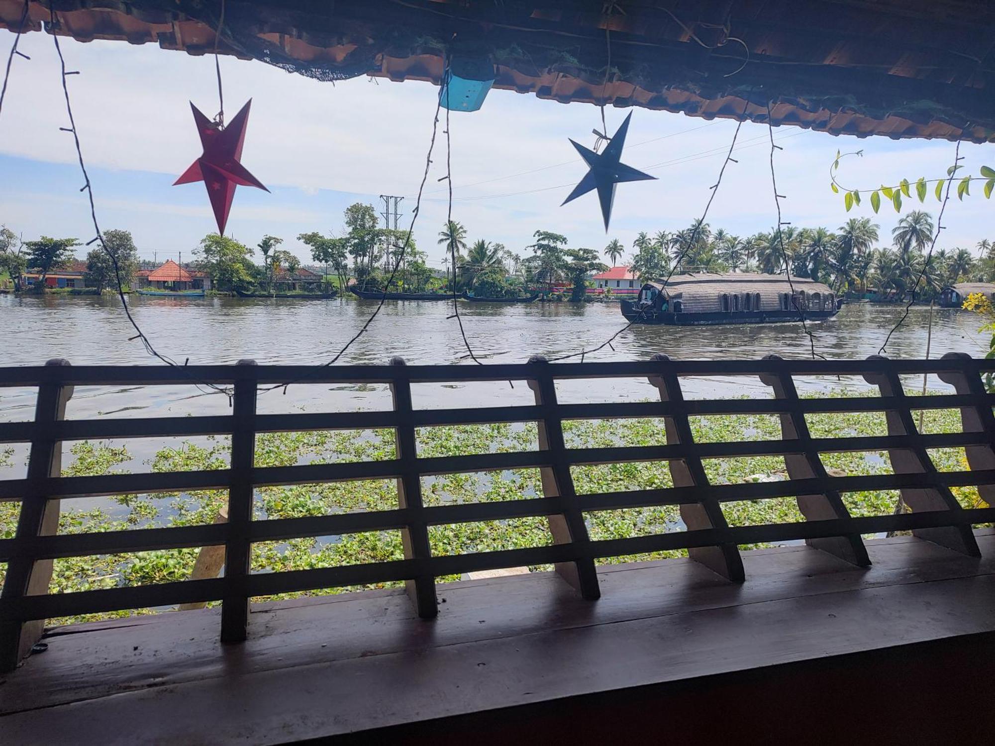 Tantra Lake House Alappuzha Bagian luar foto